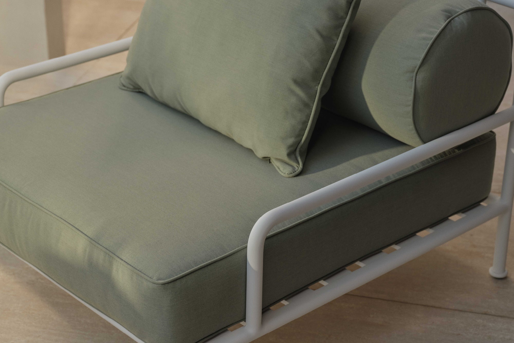 Outdoor Rowe Lounge Chair